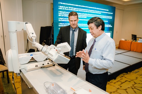 Hội thảo ra mắt hệ thống robot can thiệp mạch máu tại Việt Nam - Ảnh 1. Hội thảo ra mắt hệ thống robot can thiệp mạch máu tại Việt Nam - Ảnh 1.
