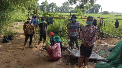 8 người Việt xuất cảnh chui sang Campuchia xin biên phòng... cho về nước - Ảnh 1. 8 người Việt xuất cảnh chui sang Campuchia xin biên phòng... cho về nước - Ảnh 1.