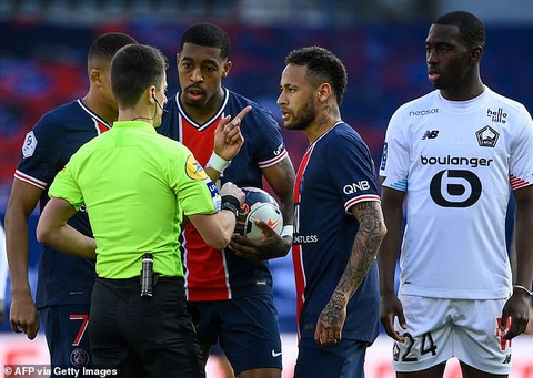 Neymar lại gây chuyện và bị thẻ đỏ, PSG thua đại kình địch Lille - Ảnh 3. Neymar lại gây chuyện và bị thẻ đỏ, PSG thua đại kình địch Lille - Ảnh 3.