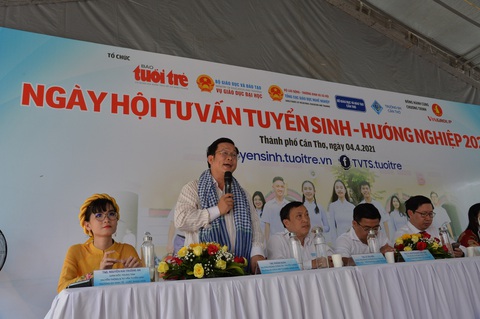 Tư vấn tuyển sinh hướng nghiệp ở Cần Thơ: Xét tuyển ngành y sẽ dễ hơn vì... COVID? - Ảnh 10. Tư vấn tuyển sinh hướng nghiệp ở Cần Thơ: Xét tuyển ngành y sẽ dễ hơn vì... COVID? - Ảnh 10.