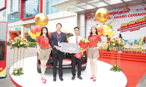 Vietjet tặng xe hơi cho khách hàng may mắn nhất mùa lễ hội cuối năm - Ảnh 2. Vietjet tặng xe hơi cho khách hàng may mắn nhất mùa lễ hội cuối năm - Ảnh 2.