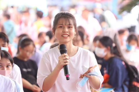 Tư vấn tuyển sinh hướng nghiệp ở Cần Thơ: Xét tuyển ngành y sẽ dễ hơn vì... COVID? - Ảnh 1. Tư vấn tuyển sinh hướng nghiệp ở Cần Thơ: Xét tuyển ngành y sẽ dễ hơn vì... COVID? - Ảnh 1.