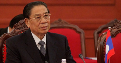 Vụ lật tàu ở Lào: Nguyên tổng bí thư Sayasone an toàn, vợ không may qua đời - Ảnh 1. Vụ lật tàu ở Lào: Nguyên tổng bí thư Sayasone an toàn, vợ không may qua đời - Ảnh 1.