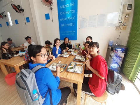 Khai trương quán cơm ‘Yên vui Long Xuyên’ giúp người nghèo có cơm ăn - Ảnh 2. Khai trương quán cơm ‘Yên vui Long Xuyên’ giúp người nghèo có cơm ăn - Ảnh 2.