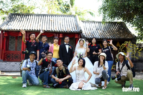 Theo chân nhóm nhiếp ảnh gia chụp ảnh cưới giá 0 đồng - Ảnh 8. Theo chân nhóm nhiếp ảnh gia chụp ảnh cưới giá 0 đồng - Ảnh 8.