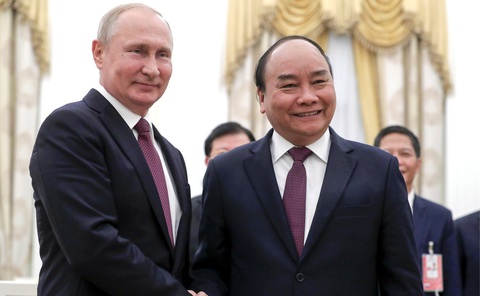 Ông Putin, ông Tập chúc mừng tân Chủ tịch nước Nguyễn Xuân Phúc - Ảnh 1. Ông Putin, ông Tập chúc mừng tân Chủ tịch nước Nguyễn Xuân Phúc - Ảnh 1.