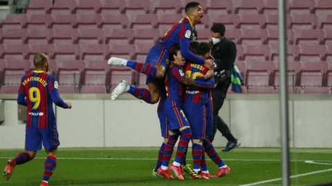 Bàn thắng phút 90 giúp Barca bám sát Atletico Madrid - Ảnh 1. Bàn thắng phút 90 giúp Barca bám sát Atletico Madrid - Ảnh 1.