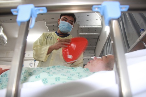 Bệnh viện đầu tiên của Việt Nam đạt chuẩn kim cương về điều trị đột quỵ - Ảnh 2. Bệnh viện đầu tiên của Việt Nam đạt chuẩn kim cương về điều trị đột quỵ - Ảnh 2.
