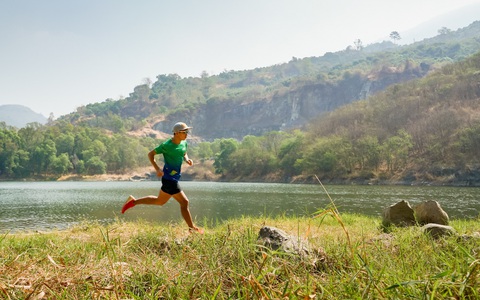 Hơn 3.000 người chinh phục cung đường marathon núi Bà Đen - Ảnh 2. Hơn 3.000 người chinh phục cung đường marathon núi Bà Đen - Ảnh 2.