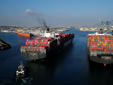 Cảng ở California tắc nghẽn tàu container không khác gì sự cố kênh đào Suez - Ảnh 1. Cảng ở California tắc nghẽn tàu container không khác gì sự cố kênh đào Suez - Ảnh 1.