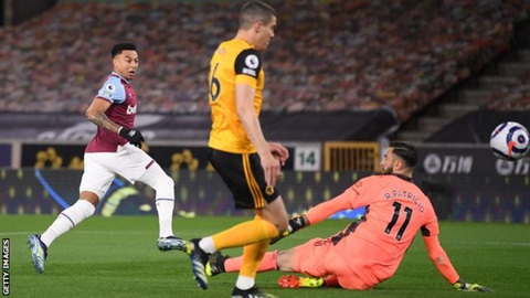 West Ham vượt mặt Chelsea giành vị trí thứ 4 - Ảnh 2. West Ham vượt mặt Chelsea giành vị trí thứ 4 - Ảnh 2.