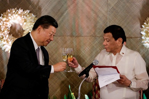 Ông Duterte xuống nước với Trung Quốc? - Ảnh 1. Ông Duterte xuống nước với Trung Quốc? - Ảnh 1.