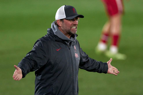 HLV Klopp ám chỉ trọng tài có vấn đề cá nhân với Mane - Ảnh 1. HLV Klopp ám chỉ trọng tài có vấn đề cá nhân với Mane - Ảnh 1.