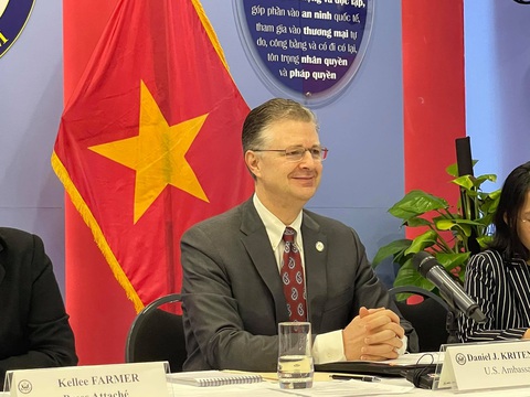 Đại sứ Kritenbrink: Mỹ sẽ tiếp tục phản đối Trung Quốc đe dọa các nước ở Biển Đông - Ảnh 1. Đại sứ Kritenbrink: Mỹ sẽ tiếp tục phản đối Trung Quốc đe dọa các nước ở Biển Đông - Ảnh 1.