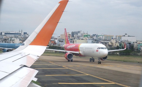 Áp giá sàn vé máy bay: Cục Hàng không Việt Nam đang nghiên cứu - Ảnh 1. Áp giá sàn vé máy bay: Cục Hàng không Việt Nam đang nghiên cứu - Ảnh 1.
