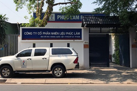 Vụ 2,7 triệu lít xăng giả: Khám xét thêm 9 địa điểm, bắt giam tổng giám đốc Công ty Phúc Lâm - Ảnh 2. Vụ 2,7 triệu lít xăng giả: Khám xét thêm 9 địa điểm, bắt giam tổng giám đốc Công ty Phúc Lâm - Ảnh 2.