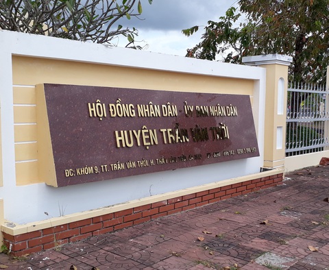 Chánh Thanh tra huyện Trần Văn Thời: không thi nhưng vẫn được cấp bằng - Ảnh 1. Chánh Thanh tra huyện Trần Văn Thời: không thi nhưng vẫn được cấp bằng - Ảnh 1.