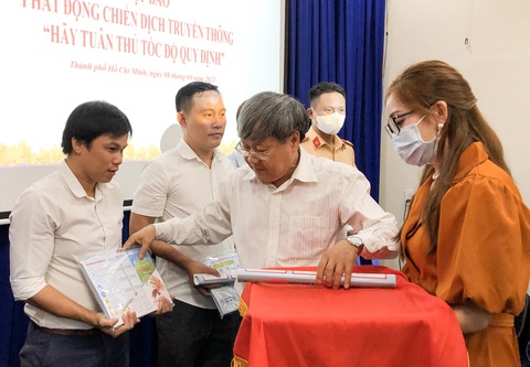 Vượt 5% tốc độ quy định, tăng 20% tỉ lệ tử vong do tai nạn giao thông - Ảnh 2. Vượt 5% tốc độ quy định, tăng 20% tỉ lệ tử vong do tai nạn giao thông - Ảnh 2.