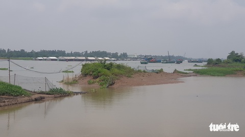 Người nuôi cá tra ‘tố’ doanh nghiệp nạo vét thông luồng gây sạt lở nặng - Ảnh 9. Người nuôi cá tra ‘tố’ doanh nghiệp nạo vét thông luồng gây sạt lở nặng - Ảnh 9.