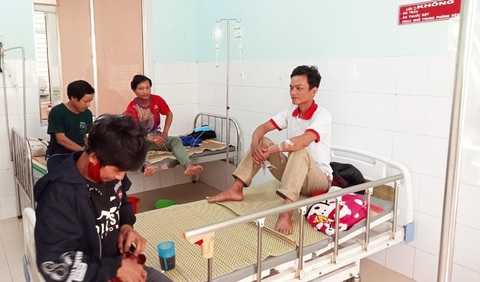 Hái nấm trong rừng nấu ăn khi làm rẫy, 5 người bị ngộ độc nhập viện - Ảnh 1. Hái nấm trong rừng nấu ăn khi làm rẫy, 5 người bị ngộ độc nhập viện - Ảnh 1.