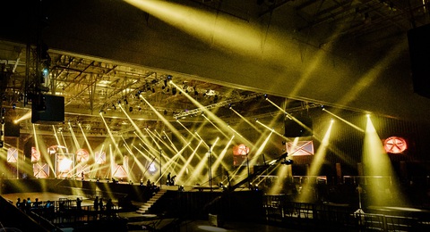 Đại Nghĩa, Việt Hương ăn gian, hé lộ sân khấu concert Rap Việt All-Star - Ảnh 3. Đại Nghĩa, Việt Hương ăn gian, hé lộ sân khấu concert Rap Việt All-Star - Ảnh 3.
