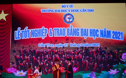 Trường đại học Y dược Cần Thơ ngưng tuyển sinh hệ vừa làm vừa học - Ảnh 1. Trường đại học Y dược Cần Thơ ngưng tuyển sinh hệ vừa làm vừa học - Ảnh 1.