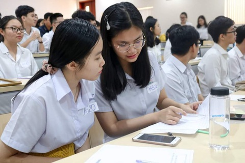 Nữ sinh Trường phổ thông Năng khiếu nhận học bổng 6,8 tỉ đồng của đại học Mỹ - Ảnh 2. Nữ sinh Trường phổ thông Năng khiếu nhận học bổng 6,8 tỉ đồng của đại học Mỹ - Ảnh 2.