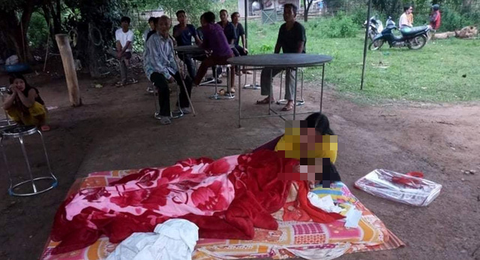 Đá banh ở sân trường trong dông sét, 6 học sinh bị sét đánh, 1 em thiệt mạng - Ảnh 1. Đá banh ở sân trường trong dông sét, 6 học sinh bị sét đánh, 1 em thiệt mạng - Ảnh 1.