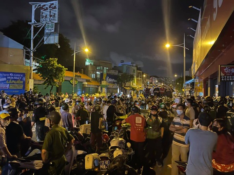 Xác minh vụ thanh niên lái siêu xe lăng mạ CSGT bị trấn áp - Ảnh 3. Xác minh vụ thanh niên lái siêu xe lăng mạ CSGT bị trấn áp - Ảnh 3.