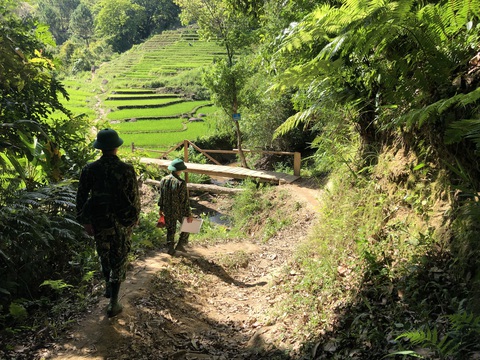 Chặn đứng nhiều tốp người vượt biên trên tuyến biên giới Việt - Lào - Ảnh 2. Chặn đứng nhiều tốp người vượt biên trên tuyến biên giới Việt - Lào - Ảnh 2.