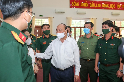 Chủ tịch nước Nguyễn Xuân Phúc: Không thể làm chính sách trong phòng lạnh - Ảnh 1. Chủ tịch nước Nguyễn Xuân Phúc: Không thể làm chính sách trong phòng lạnh - Ảnh 1.