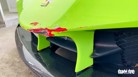 Vụ tài xế xe siêu sang Ferrari lăng mạ CSGT: Người được về, xe ở lại - Ảnh 3. Vụ tài xế xe siêu sang Ferrari lăng mạ CSGT: Người được về, xe ở lại - Ảnh 3.