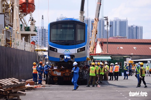Hai đoàn tàu của metro số 1 đã cập cảng Khánh Hội - Ảnh 3. Hai đoàn tàu của metro số 1 đã cập cảng Khánh Hội - Ảnh 3.