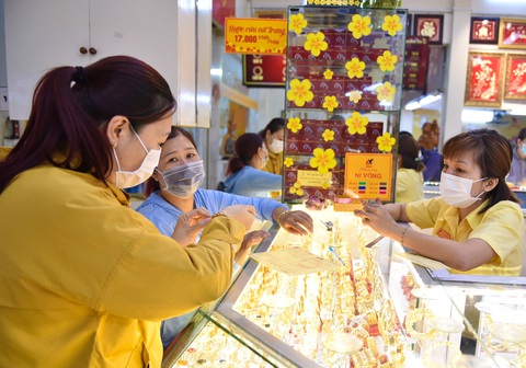 Nỗi lo lạm phát kích hoạt giá vàng lên sát 51,22 triệu đồng/lượng - Ảnh 1. Nỗi lo lạm phát kích hoạt giá vàng lên sát 51,22 triệu đồng/lượng - Ảnh 1.