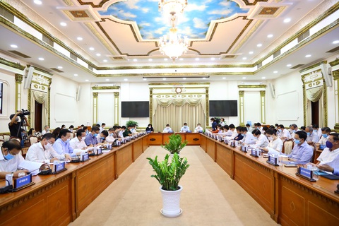 Kinh tế - xã hội TP.HCM 4 tháng đầu năm có nhiều dấu hiệu tích cực - Ảnh 1. Kinh tế - xã hội TP.HCM 4 tháng đầu năm có nhiều dấu hiệu tích cực - Ảnh 1.