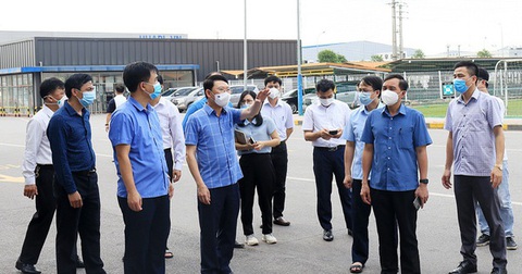 Doanh nghiệp chi trả 100% phí xét nghiệm COVID-19 cho người lao động - Ảnh 1. Doanh nghiệp chi trả 100% phí xét nghiệm COVID-19 cho người lao động - Ảnh 1.