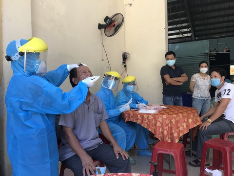 Chủ động giăng lưới bắt giặc COVID-19 - Ảnh 9. Chủ động giăng lưới bắt giặc COVID-19 - Ảnh 9.