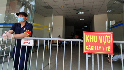 Hà Nội phong tỏa chung cư hơn 1.500 dân liên quan ca nhiễm COVID-19 mới - Ảnh 2. Hà Nội phong tỏa chung cư hơn 1.500 dân liên quan ca nhiễm COVID-19 mới - Ảnh 2.