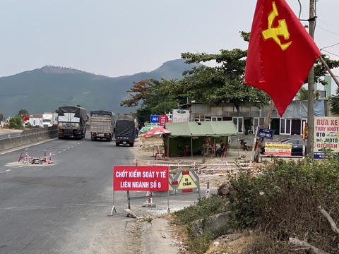 Chủ tịch UBND Thừa Thiên Huế: Không ngăn sông cấm chợ - Ảnh 1. Chủ tịch UBND Thừa Thiên Huế: Không ngăn sông cấm chợ - Ảnh 1.