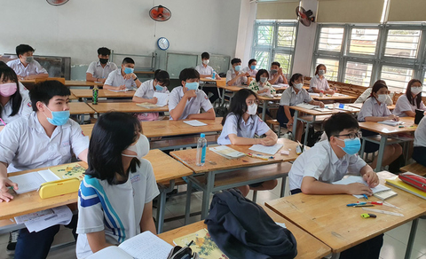 Nhiều trường ở TP.HCM tách lớp dạy ôn trực tiếp cho học sinh lớp 9 - Ảnh 1. Nhiều trường ở TP.HCM tách lớp dạy ôn trực tiếp cho học sinh lớp 9 - Ảnh 1.