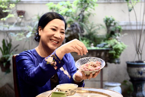 Mỹ nhân xứ Huế - Kỳ 5: Giai nhân Huế đưa ẩm thực Việt ra thế giới - Ảnh 1. Mỹ nhân xứ Huế - Kỳ 5: Giai nhân Huế đưa ẩm thực Việt ra thế giới - Ảnh 1.