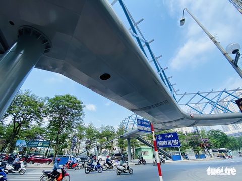 Cầu bộ hành chữ Y đẹp như thơ ở Hà Nội chuẩn bị khánh thành - Ảnh 2. Cầu bộ hành chữ Y đẹp như thơ ở Hà Nội chuẩn bị khánh thành - Ảnh 2.