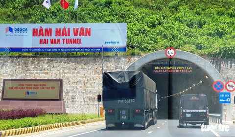 Xe từ vùng dịch đến Thừa Thiên Huế phải phun khử khuẩn - Ảnh 1. Xe từ vùng dịch đến Thừa Thiên Huế phải phun khử khuẩn - Ảnh 1.
