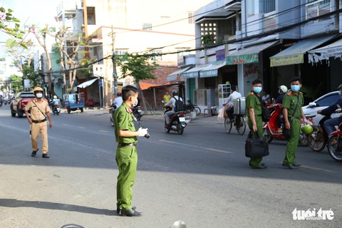 Truy bắt hung thủ đâm chết nam thanh niên lúc rạng sáng - Ảnh 1. Truy bắt hung thủ đâm chết nam thanh niên lúc rạng sáng - Ảnh 1.