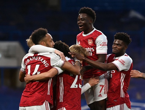 Arsenal hạ đo ván Chelsea ngay tại Stamford Bridge - Ảnh 1. Arsenal hạ đo ván Chelsea ngay tại Stamford Bridge - Ảnh 1.