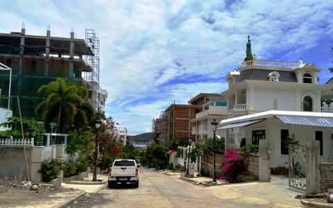 Chủ dự án Ocean View Nha Trang liên kết với cả cha mẹ vợ để lừa ngân hàng - Ảnh 1. Chủ dự án Ocean View Nha Trang liên kết với cả cha mẹ vợ để lừa ngân hàng - Ảnh 1.