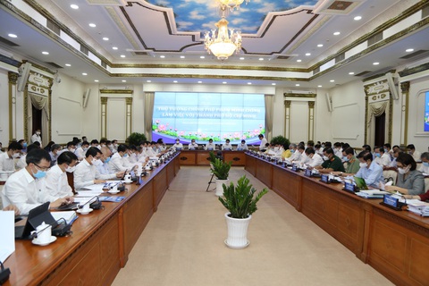 Thủ tướng làm việc với TP.HCM: Không bàn nữa. Cái gì chưa được thì đề xuất giải pháp - Ảnh 1. Thủ tướng làm việc với TP.HCM: Không bàn nữa. Cái gì chưa được thì đề xuất giải pháp - Ảnh 1.
