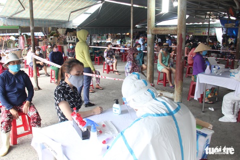 Thêm 10 ca COVID-19, Đà Nẵng siết mạnh: hạn chế ra ngoài, cấm tập trung quá 5 người - Ảnh 1. Thêm 10 ca COVID-19, Đà Nẵng siết mạnh: hạn chế ra ngoài, cấm tập trung quá 5 người - Ảnh 1.