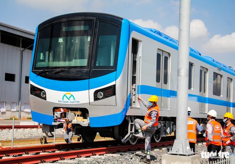 Thêm 3 toa tàu metro số 1 về depot Long Bình để chuẩn bị chạy thử nghiệm - Ảnh 7. Thêm 3 toa tàu metro số 1 về depot Long Bình để chuẩn bị chạy thử nghiệm - Ảnh 7.