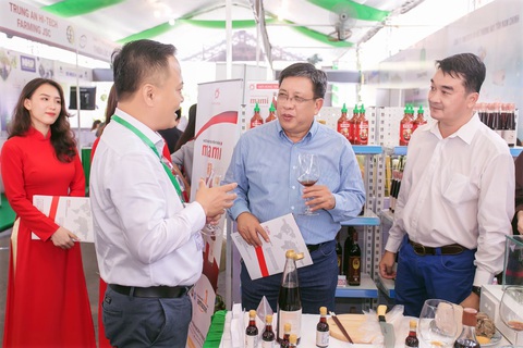 Hành trình 10 năm đưa nước mắm truyền thống Việt ra thế giới - Ảnh 3. Hành trình 10 năm đưa nước mắm truyền thống Việt ra thế giới - Ảnh 3.
